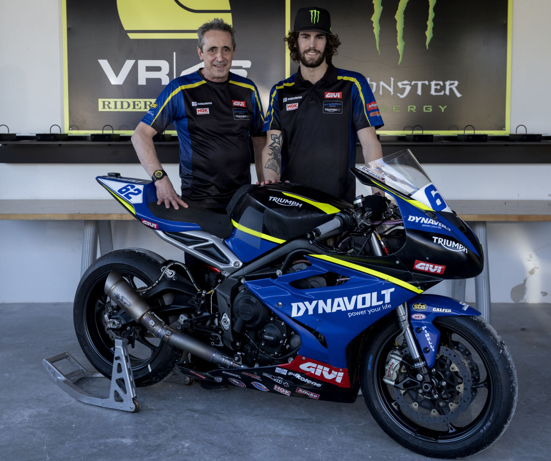 Dynavolt Triumph Team Manager Simon Buckmaster (left) with Stefano Manzi (right). Photo courtesy Dynavolt Triumph.