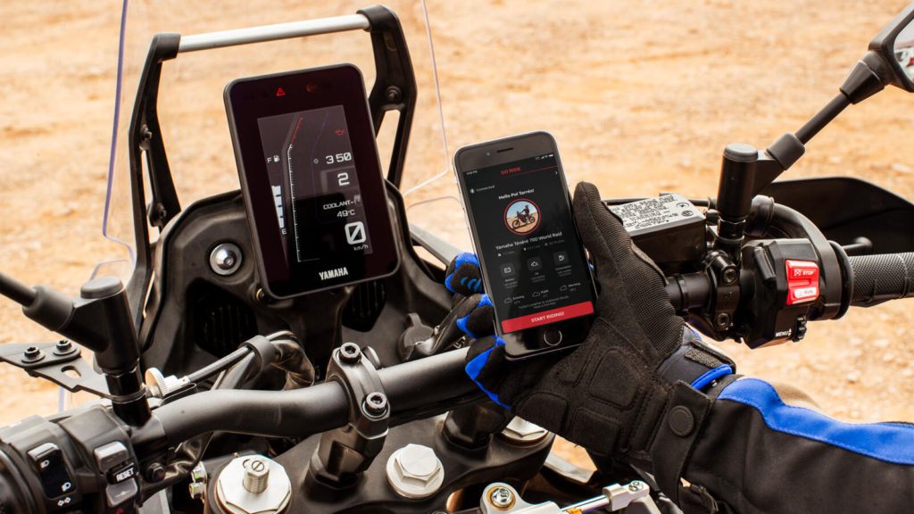 The 5.0-inch instrument panel with smart device connectivity on the 2022 Yamaha Ténéré 700 World Raid. Photo courtesy Yamaha Motor Europe.