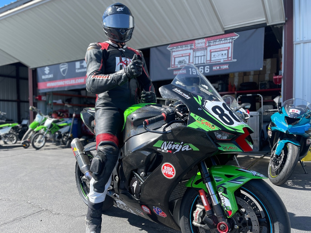 Vito DiCarlo at Chuckwalla Valley Raceway. Photo courtesy Hudson Valley Motorcycles.