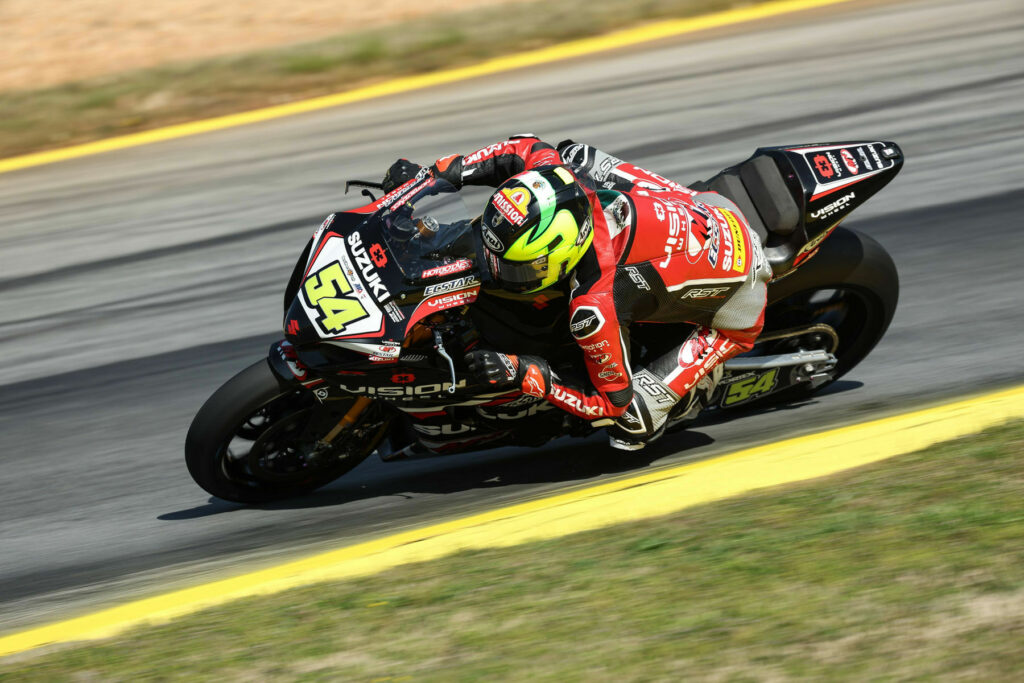 Richie Escalante (54) pilots his Vision Wheel M4 ECSTAR Suzuki Superbike into two top five finishes. Photo courtesy Suzuki Motor USA, LLC.