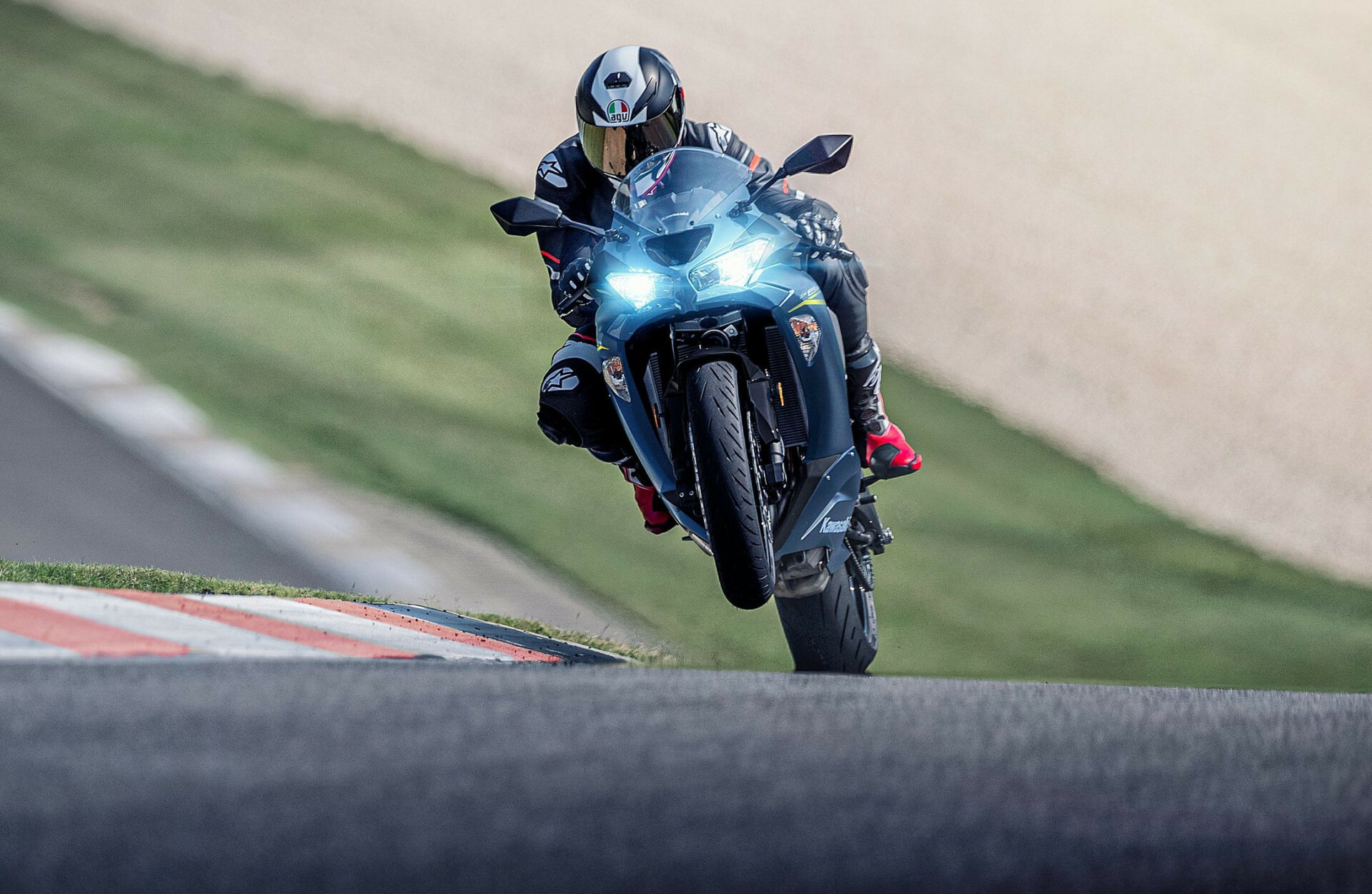 A test rider at speed on a 2023-model Kawasaki ZX-6R. Photo courtesy Kawasaki Motors Corp., U.S.A.