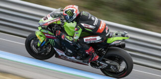 Jonathan Rea (65) at speed at Estoril Circuit, in Portugal. Photo courtesy Kawasaki.