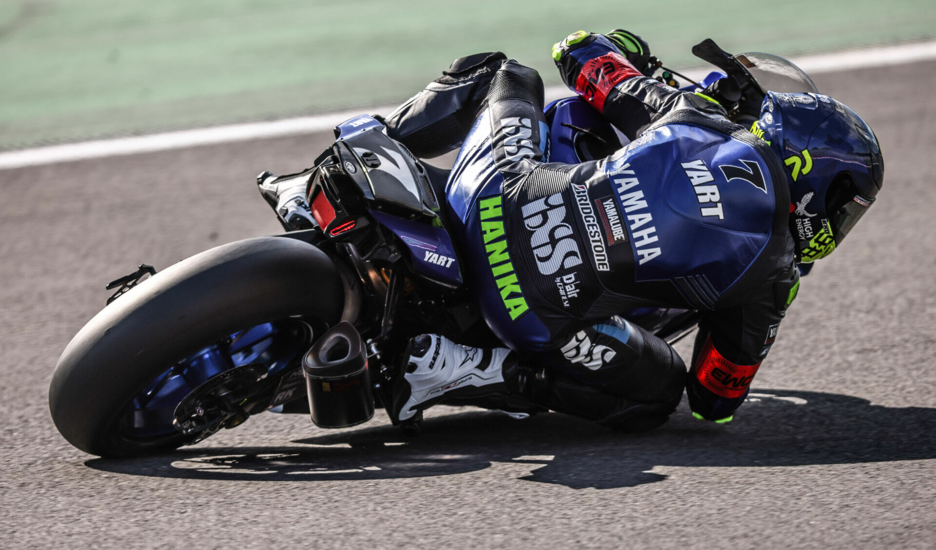 Karel Hanika (7) on the YART Yamaha YZF-R1. Photo courtesy FIM EWC.