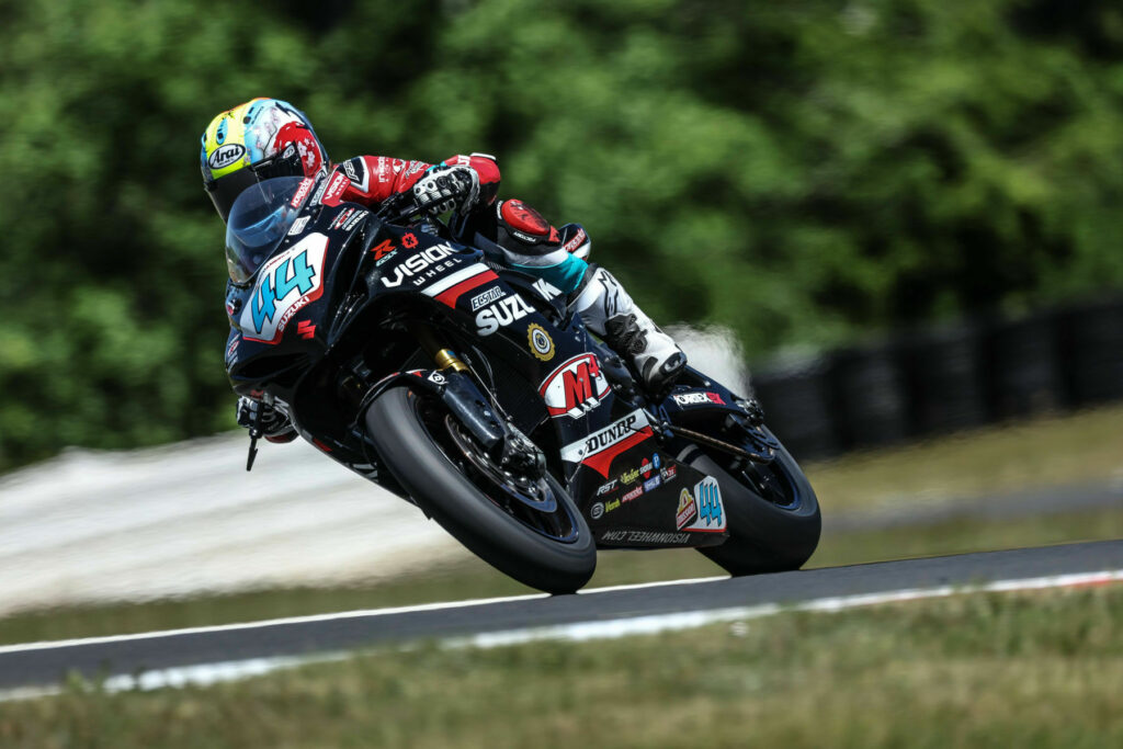 Sam Lochoff (44) battling for the last podium spot in Race 1 of the Supersport class. Photo courtesy Suzuki Motor USA LLC.