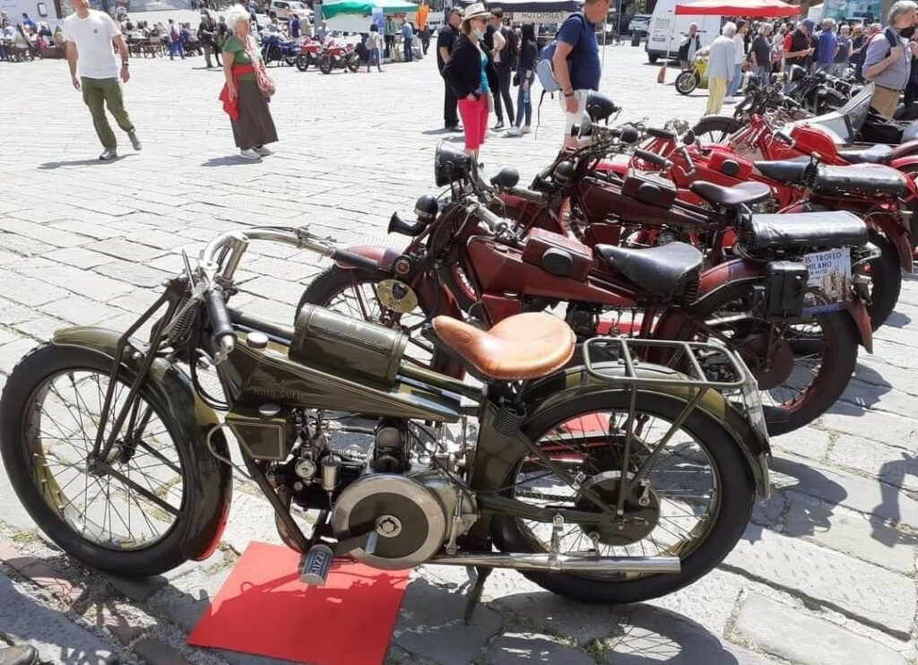 More Moto Guzzi motorcycles at Piazza De Ferrari. Photo courtesy Elena Bagnasco.