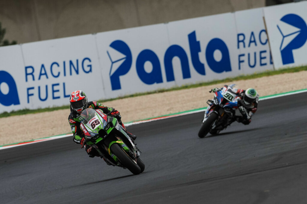 Jonathan Rea (65) and Eugene Laverty (50). Photo courtesy Dorna.