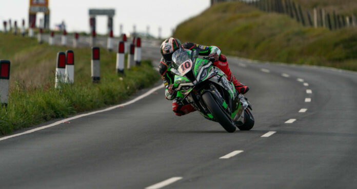 Peter Hickman (10). Photo courtesy Isle of Man TT Press Office.jpeg