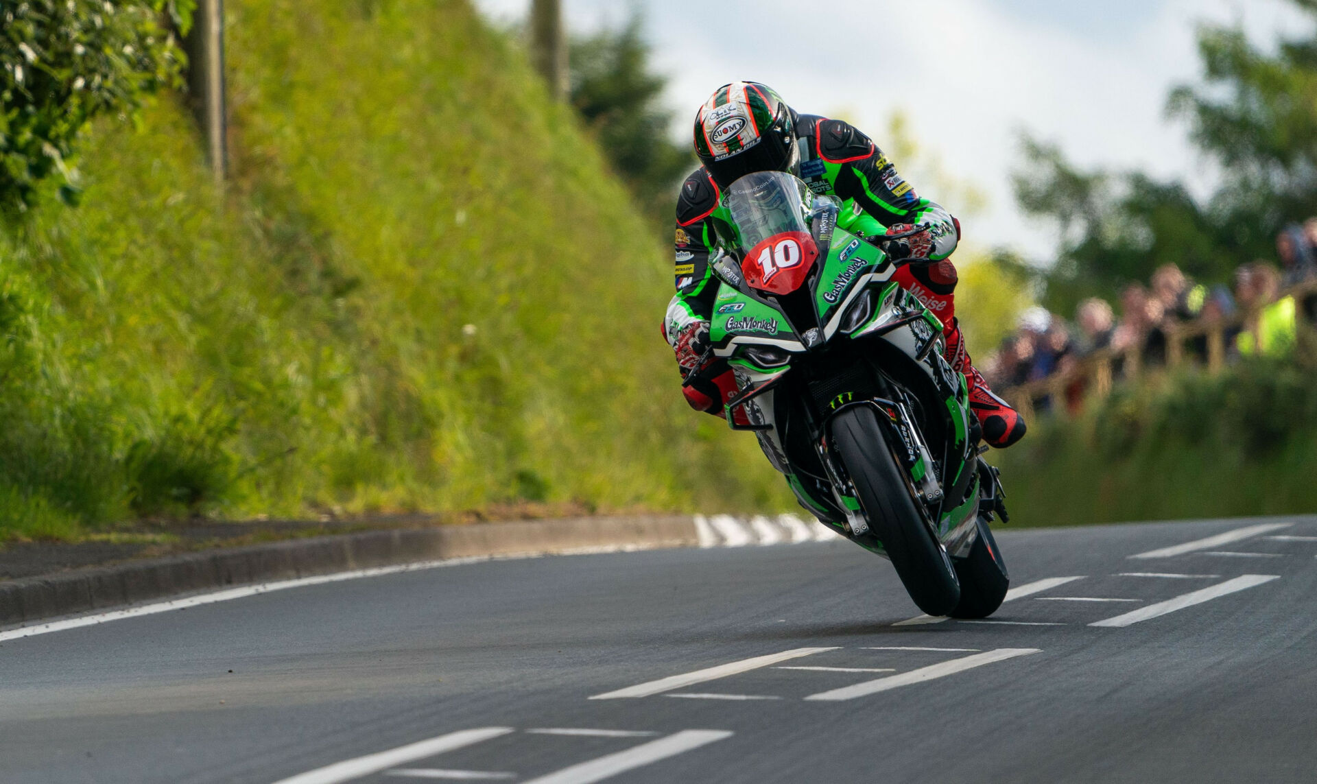 Peter Hickman (10). Photo courtesy Isle of Man TT Press Office.