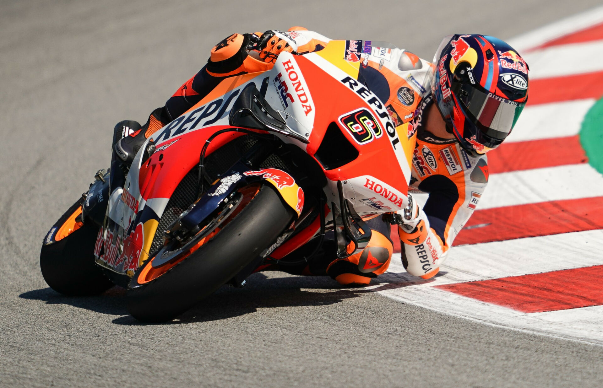 Stefan Bradl (6) at speed in Catalunya. Photo courtesy Repsol Honda.