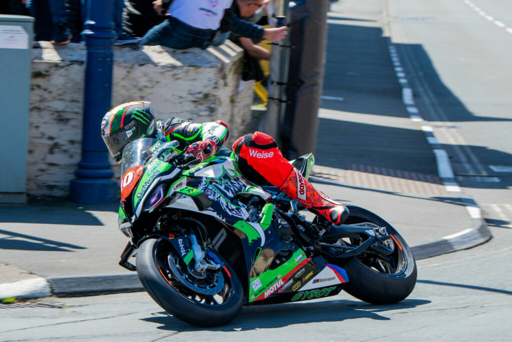 Peter Hickman (10) in action during the Superstock TT. Photo by Barry Clay.