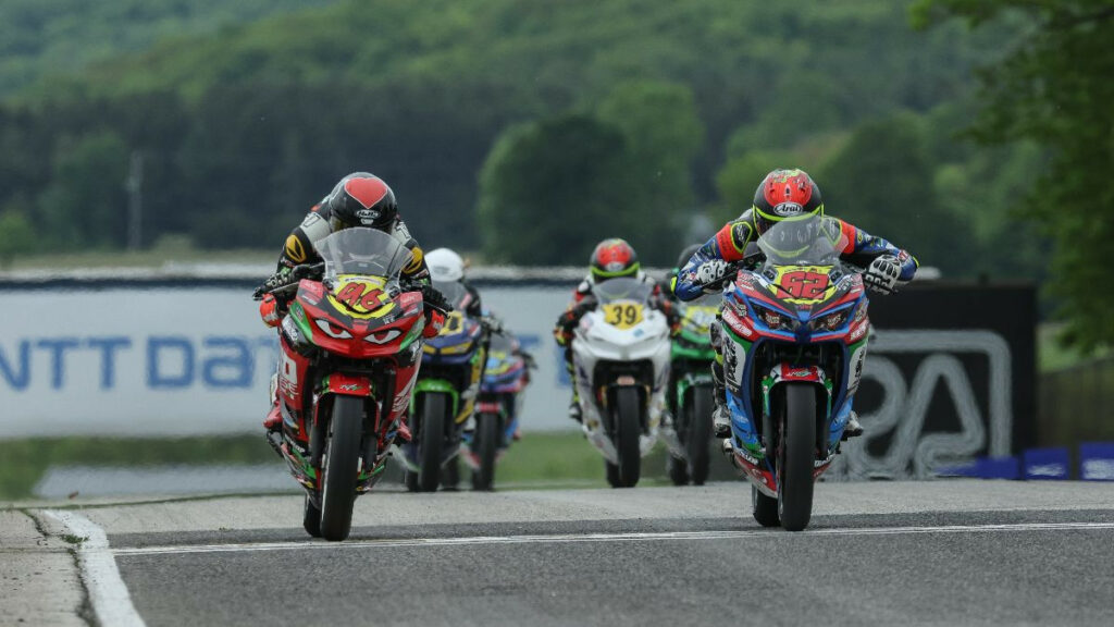 Joe LiMandri (62) beat Gus Rodio (96) to the line to win the SporrbikeTrackGear.com Junior Cup race on Saturday. Photo by Brian J. Nelson, courtesy MotoAmerica.