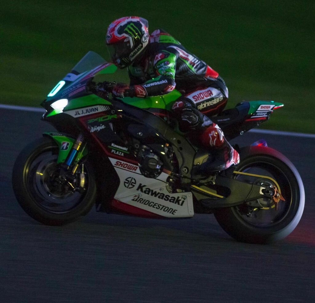 Jonathan Rea (10) at speed during testing at Suzuka. Photo courtesy Kawasaki.