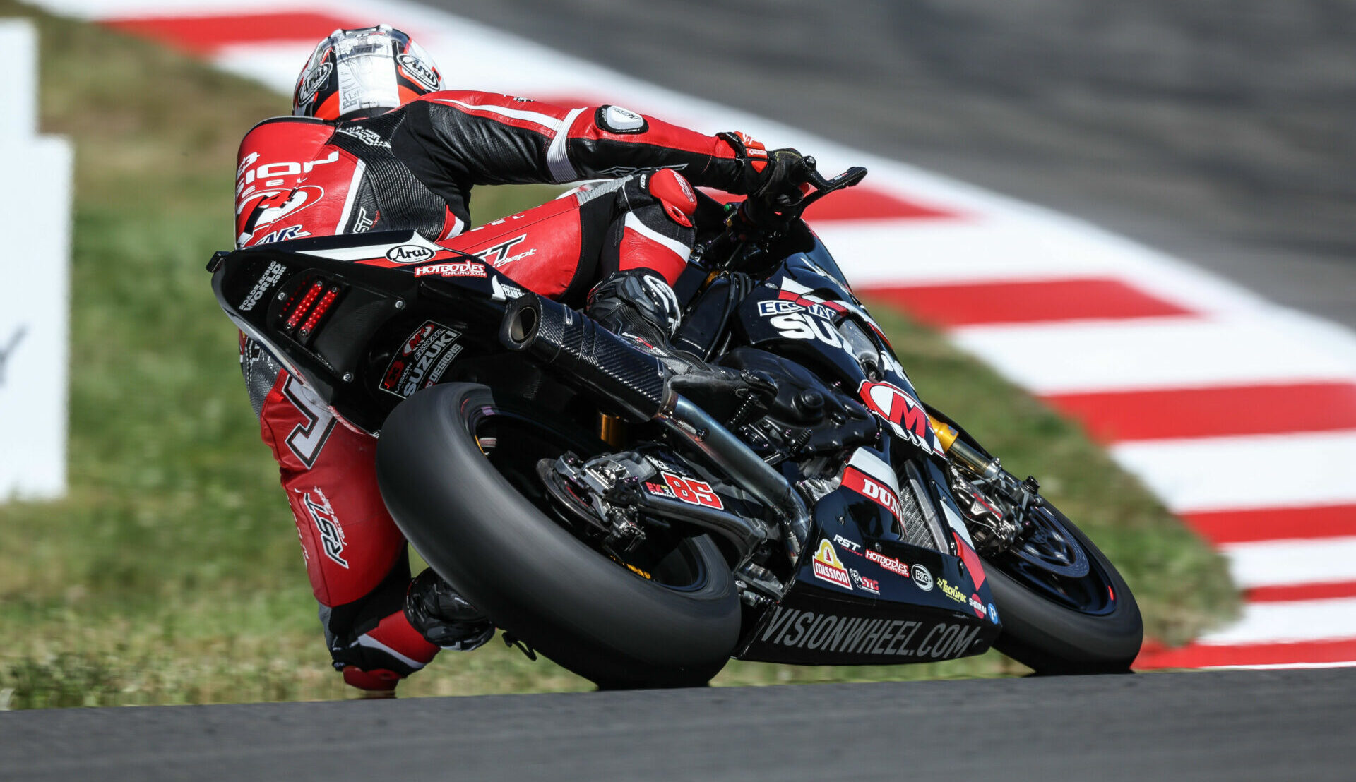 Jake Lewis (85) suffered a thumb injury at Ridge Motorsports Park and Kyle Wyman will ride his Vision Wheel M4 ECSTAR Suzuki GSX-R1000R Superbike in his place at Laguna Seca. Photo by Brian J. Nelson.