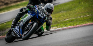 Kevin Olmedo (434) on the N2/BobbleHeadMoto Racing Yamaha YZF-R1. Photo courtesy N2 Racing.