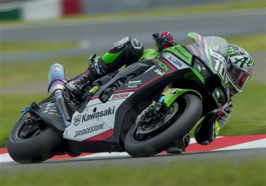 Alex Lowes (10). Photo courtesy Kawasaki.