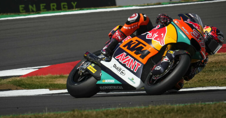 Moto2: Fernandez Fastest In Drying Conditions During FP1 In Thailand