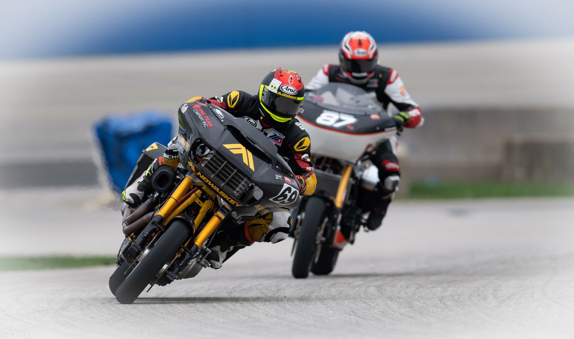 Danny Eslick (69) won both Bagger Racing League (BRL) Bagger GP races at the Milwaukee Mile. Patricia Fernandez (87) won both of the Big Twins races. Photo by Cathy Drexler/Antique Motorcycle Club of America, courtesy BRL.