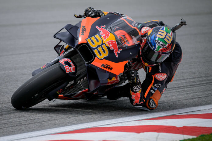 Brad Binder (33). Photo by Kohei Hirota.