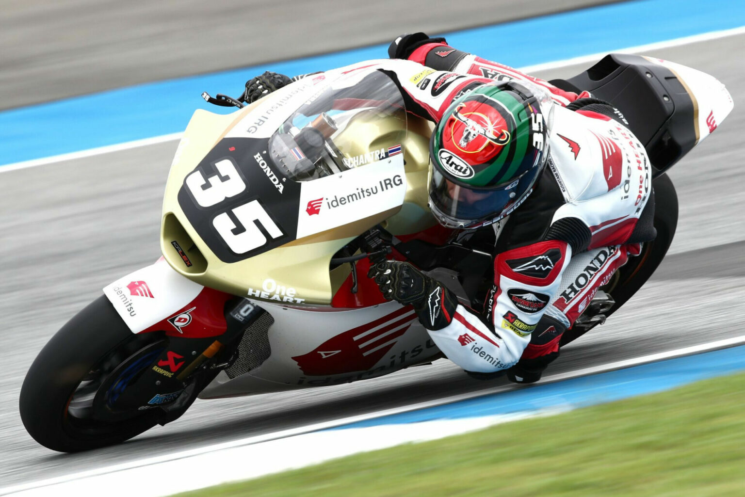 Moto2 Chantra Claims Pole Position At Chang International Circuit