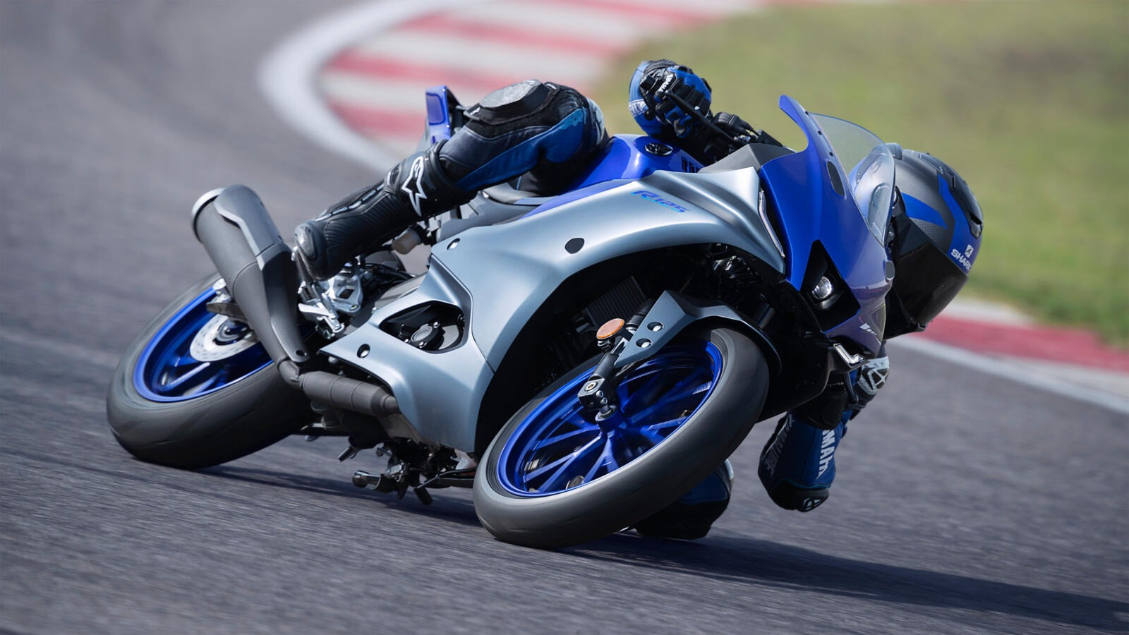 A 2023-model Yamaha R125 at speed. Photo courtesy Yamaha Motor Europe.