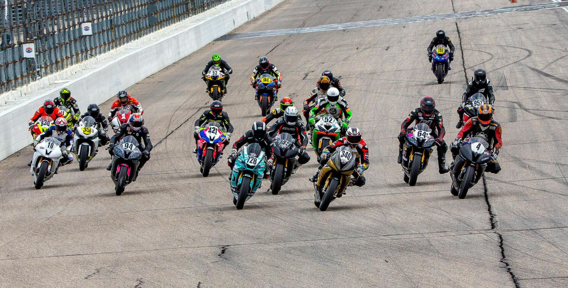 The start of a NEMRR Middleweight GP race at New Hampshire Motor Speedway. Photo by Sam Draiss/samdraissphoto.com, courtesy NEMRR.