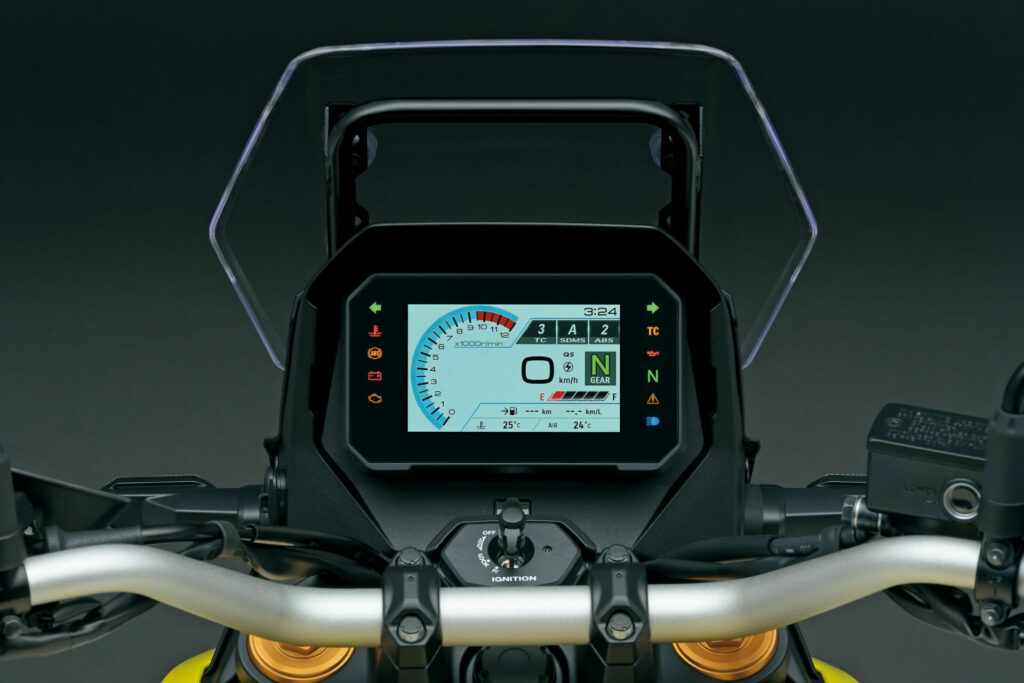 The V-STROM 800DE features a 5-inch color TFT LCD multi-function instrument panel with a clearly legible display offering a wide array of information to the rider in either day or night mode. Photo of European model courtesy Suzuki Motor USA, LLC.