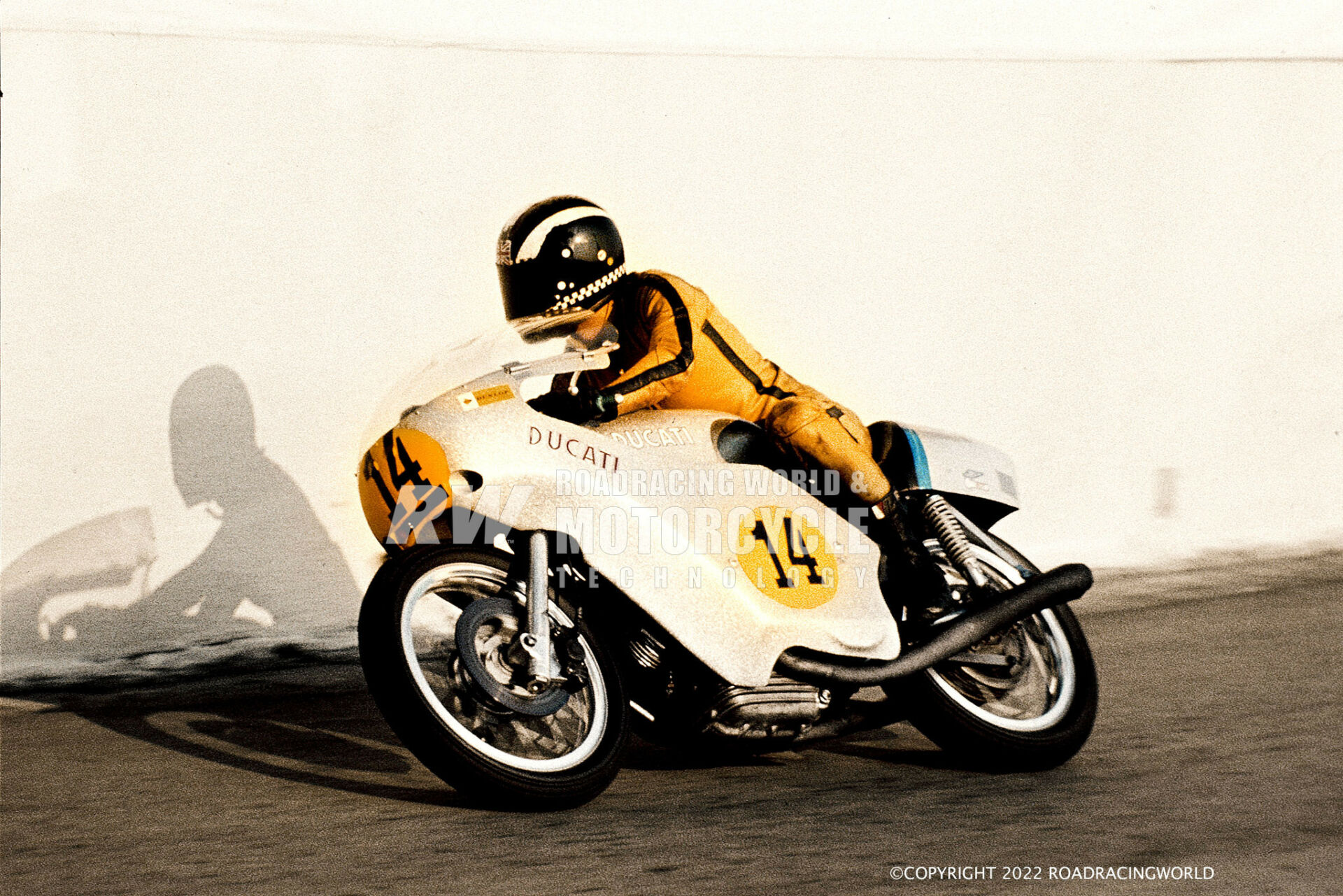 The late Phil Read (14) in 1971, riding Ducati's first GP racebike, a 500cc V-Twin. Photo courtesy Ducati Museum. 