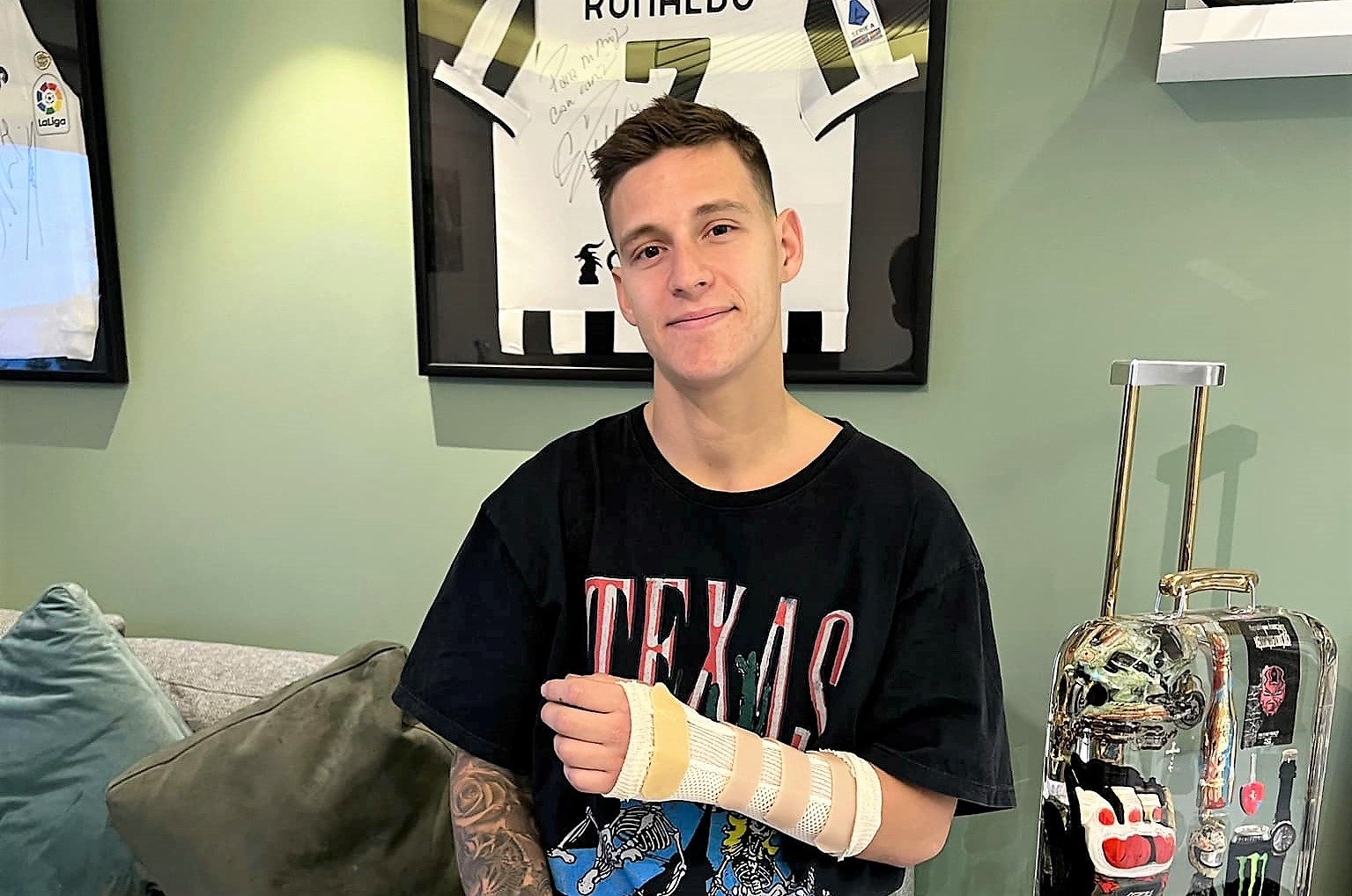 Fabio Quartararo with his freshly broken left hand. Photo courtesy Fabio Quartararo.