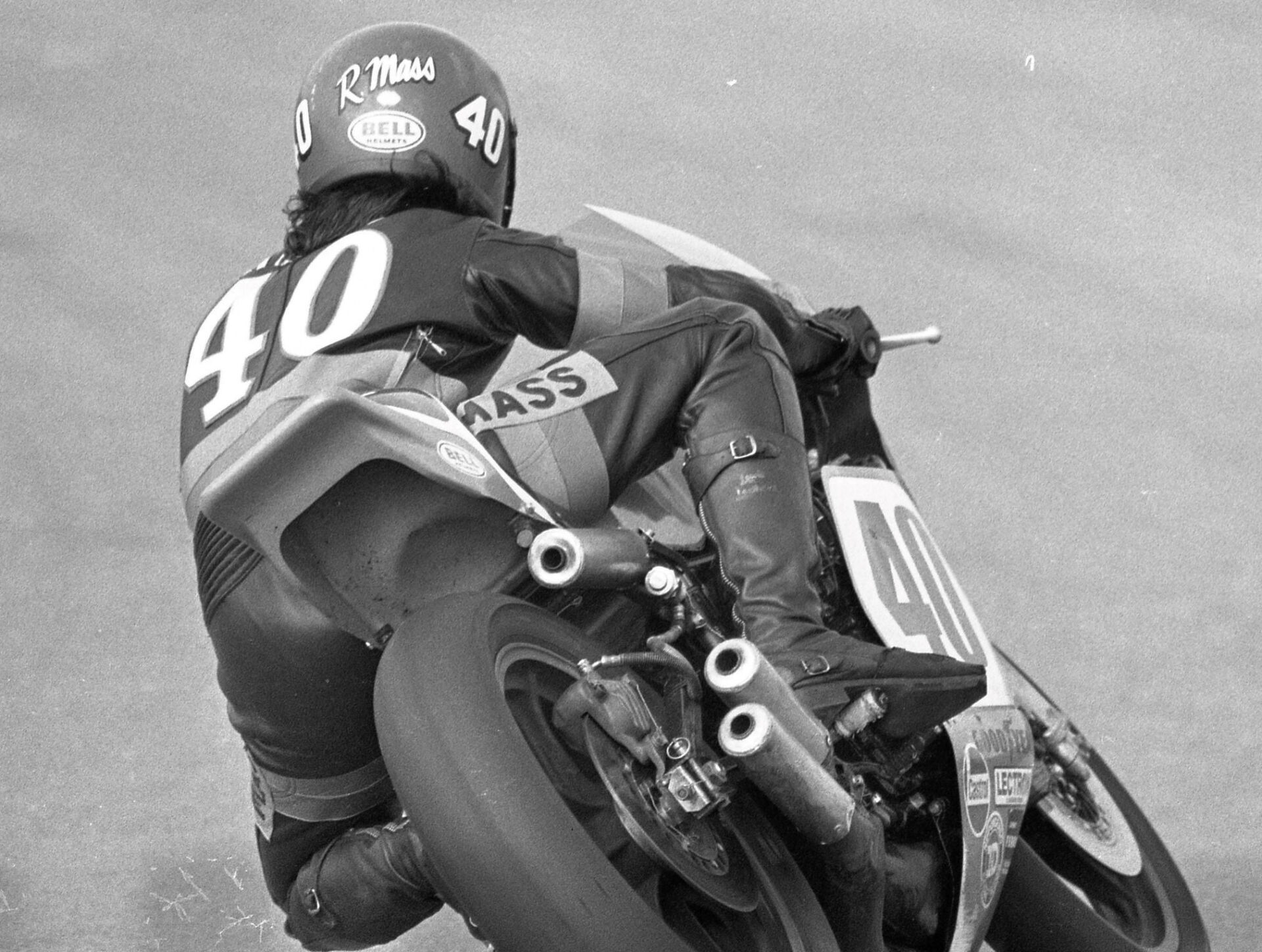 Ron Mass (40) in action on his Yamaha TZ750 back in the day. Photo courtesy Ron Mass Collection.