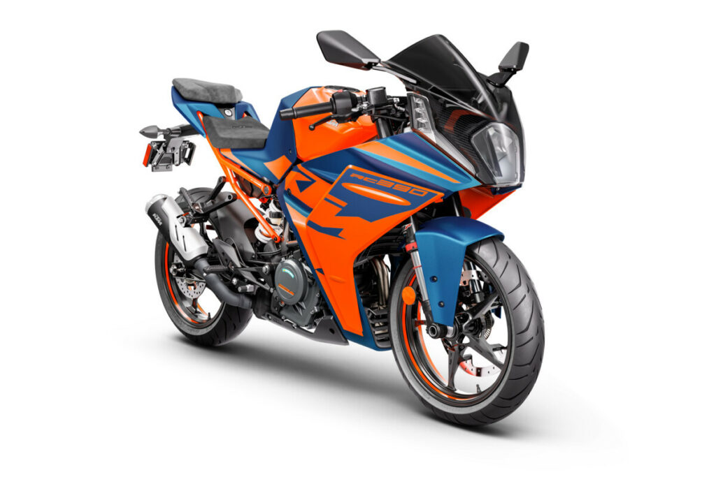 A 2023 KTM RC 390 in its blue and orange color scheme. Photo courtesy KTM.