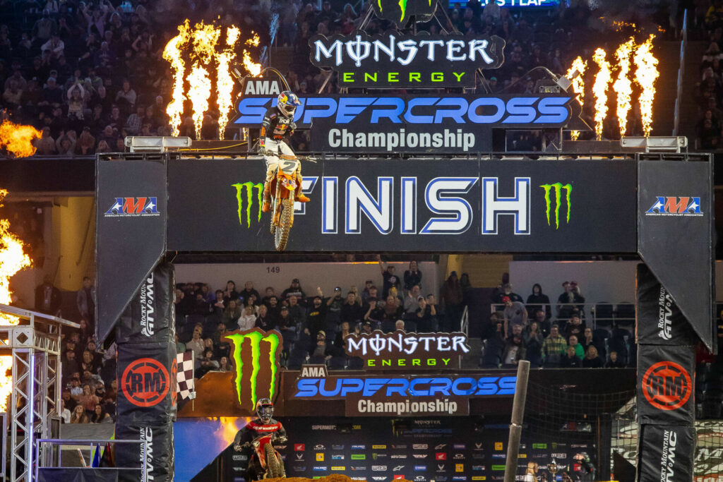 AMA Supercross: Report & Results From Arlington, Texas