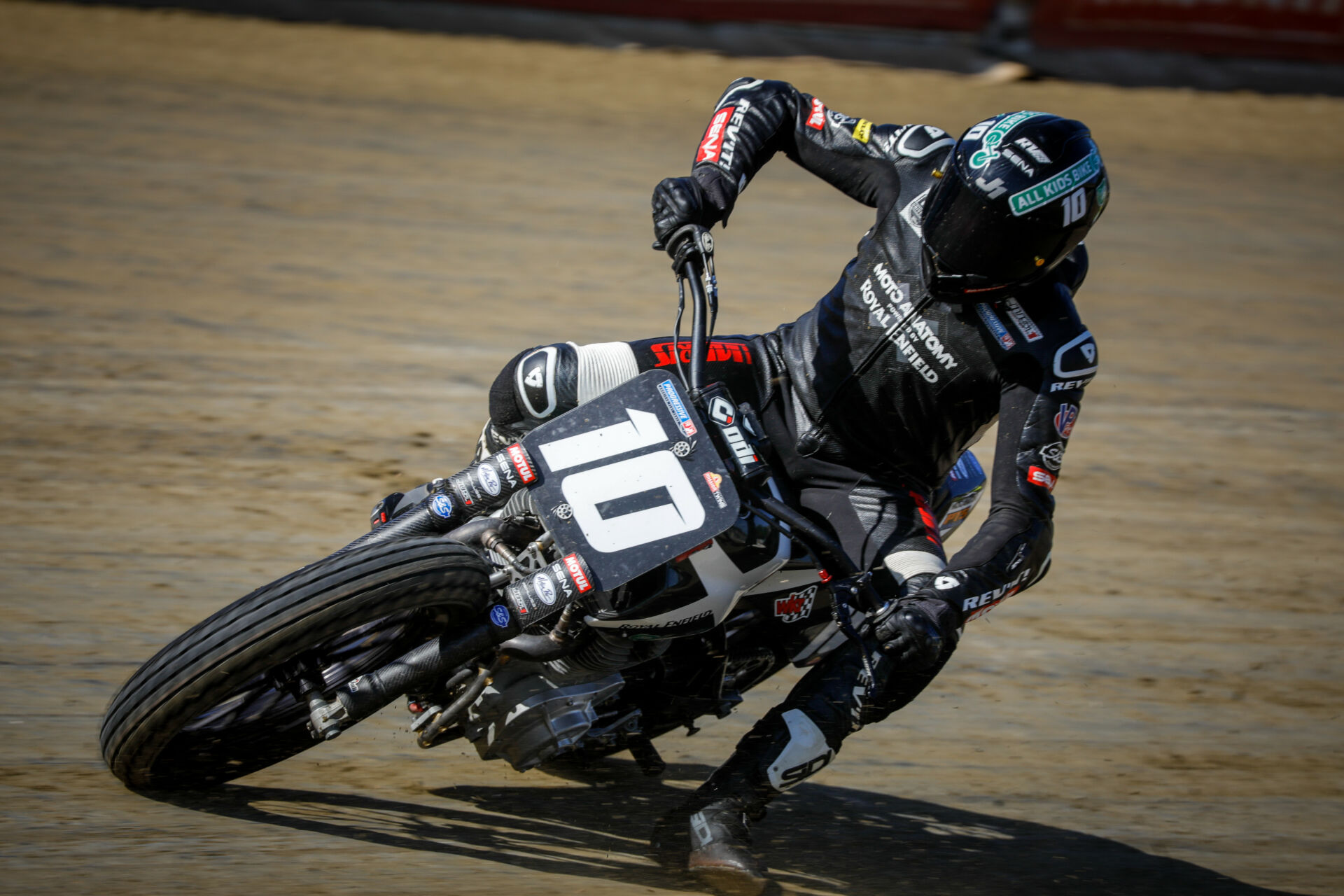 Johnny Lewis (10) on his Royal Enfield at the Volusia Half-Mile 2022 season finale. Photo by Scott Hunter, courtesy AFT.