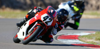 AHRMA racer Jonathan Hollingsworth (42). Photo by etechphoto.com, courtesy AHRMA.