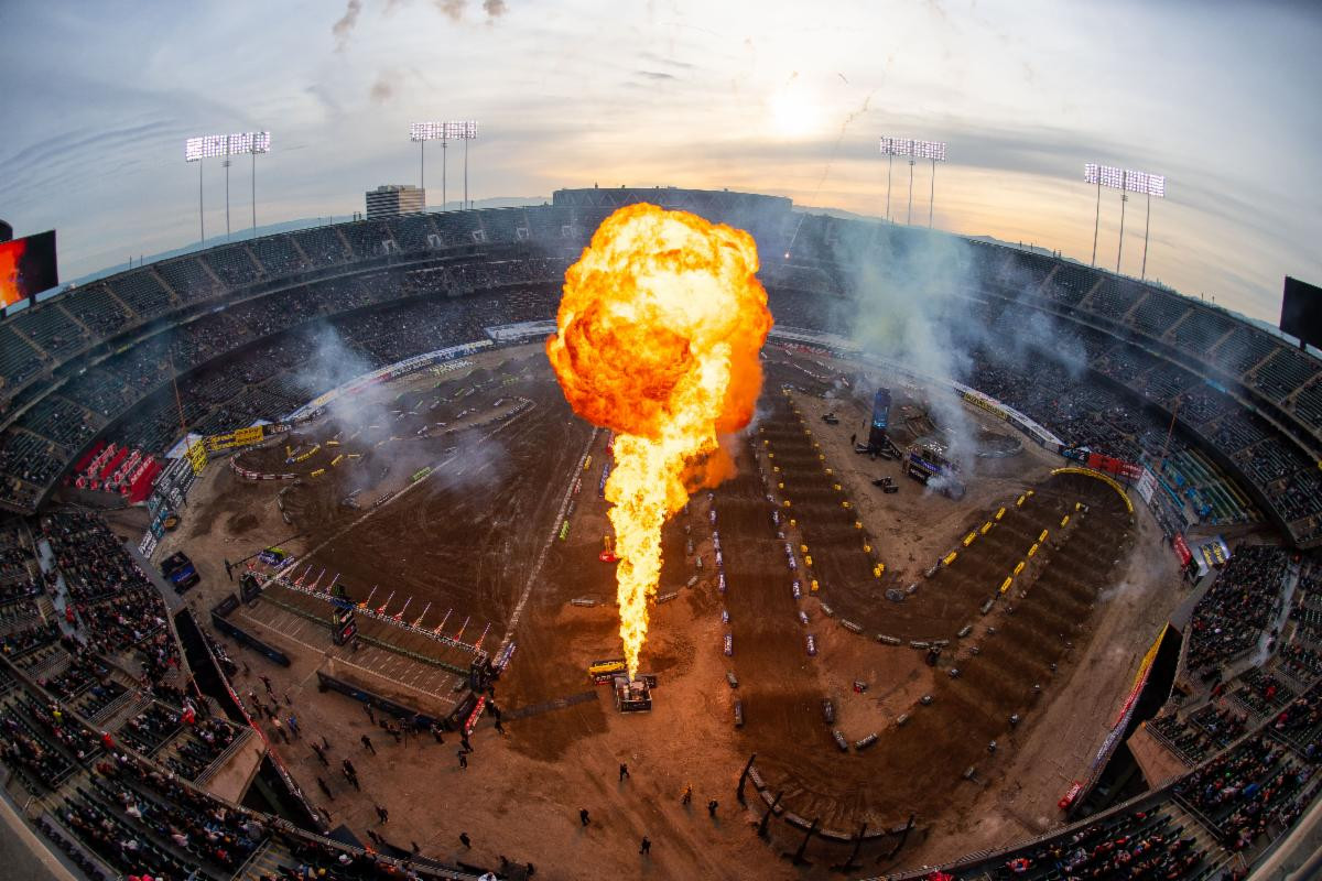 AMA Supercross: Report & Outcomes From Oakland