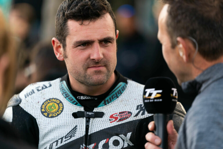 Isle Of Man TT: Michael Dunlop Racing Hawk Honda Superbike