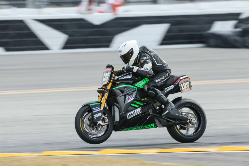 Stefano Mesa (137) on his Energica EVA Ribelle RS during a MotoAmerica Mission Super Hooligan race at Daytona. Photo courtesy Energica USA.