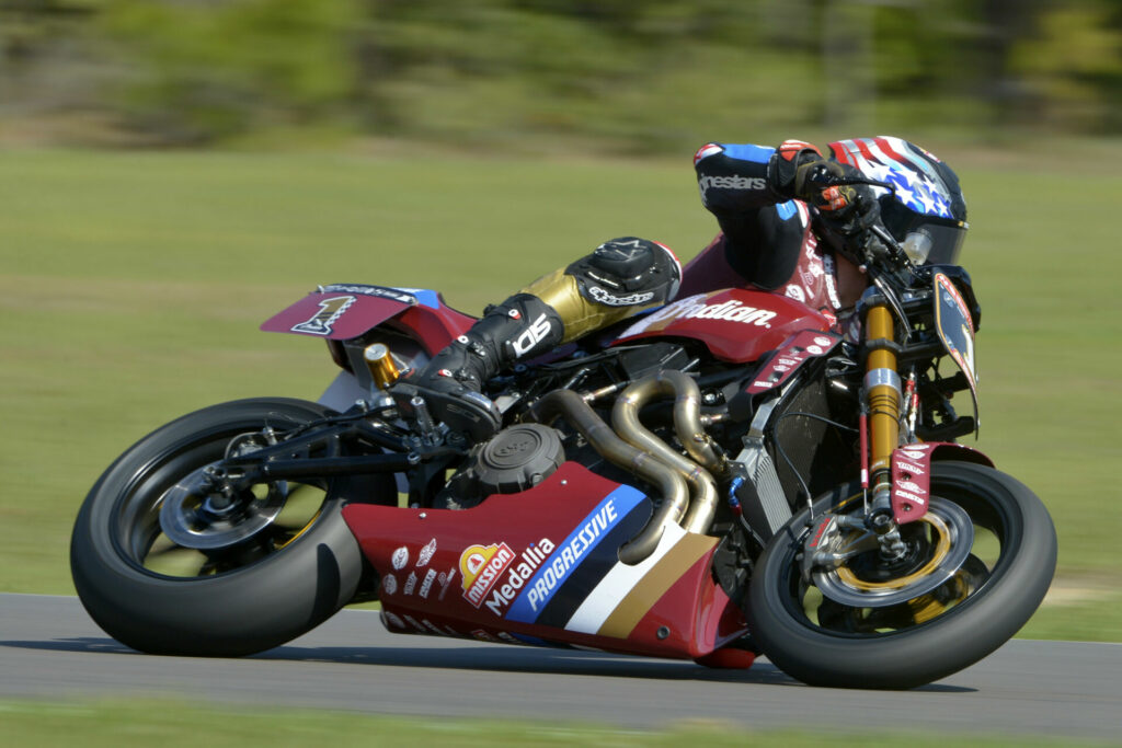 Defending Champion Tyler O'Hara (1) on his Indian FTR 1200 Super Hooligan racebike. Photo by Lisa Theobald.