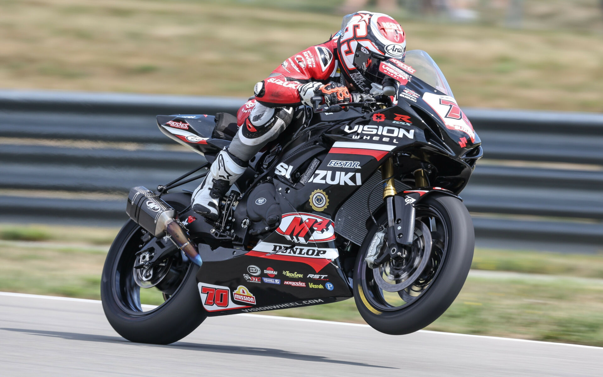 Intense Flat Track Motorcycle Racing Is More Popular Than Ever - And  Features A Winning Woman Rider