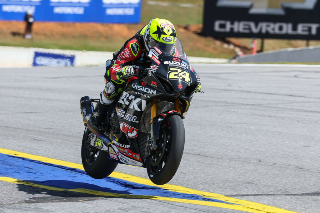 Toni Elias (24) battled to eighth place on Sunday as he returns to MotoAmerica Superbike. Photo courtesy Suzuki Motor USA, LLC.