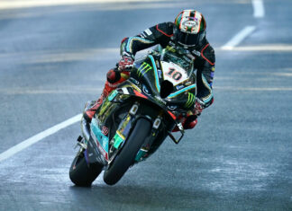 Peter Hickman (10). Photo courtesy Isle of Man TT Press Office.