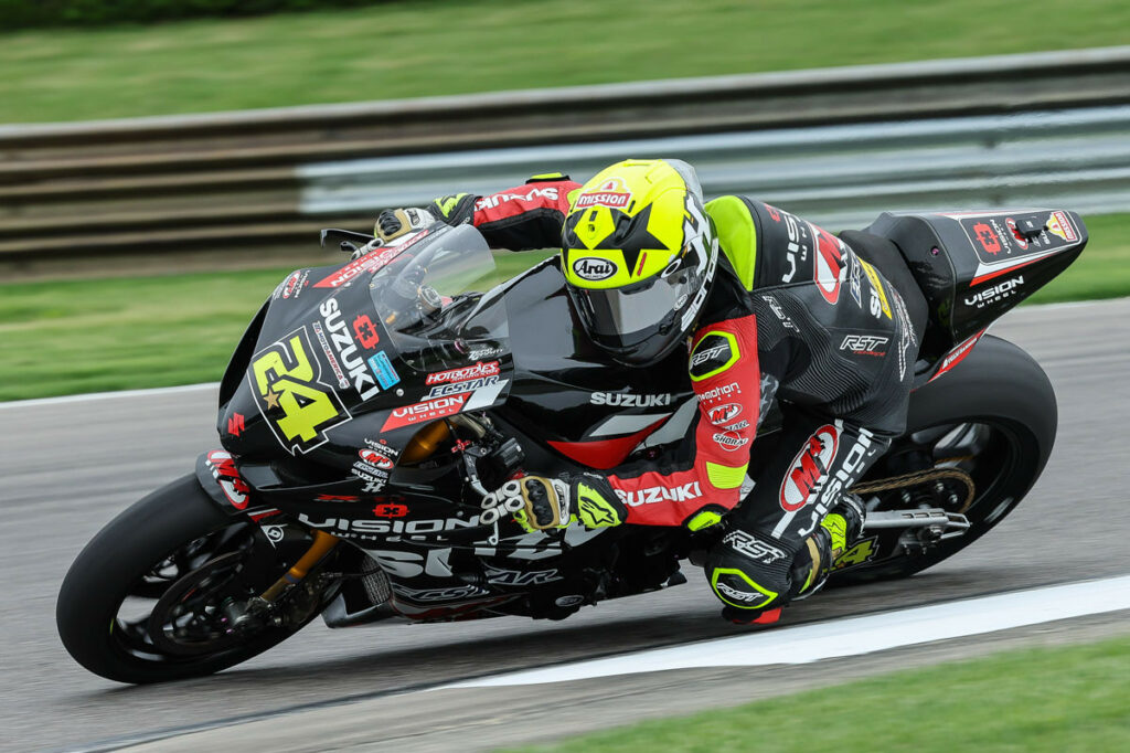 After a tough weekend, Toni Elias (24) caps the weekend off with a valuable top-10 finish. Photo courtesy Suzuki Motor USA, LLC.