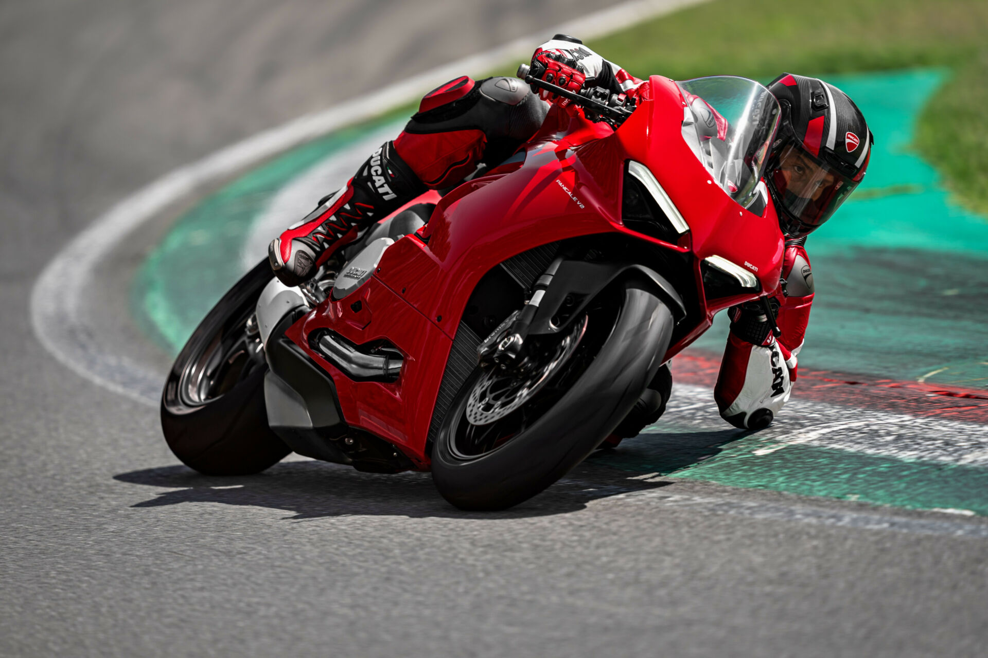 Canadian Superbike and Sport Bike racers on Ducati Panigale V4 and V2 motorcycles can earn contingency from Ducati North America in 2023. Photo courtesy Ducati North America.