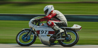 David Rhodes (97L). Photo by Josh Mages Photography, courtesy AHRMA.