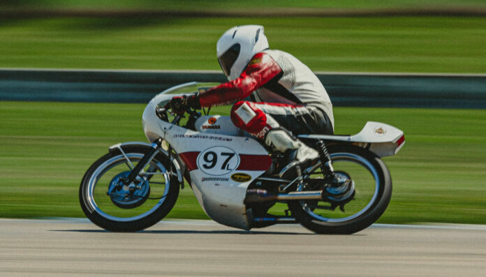 David Rhodes (97L). Photo by Josh Mages Photography, courtesy AHRMA.