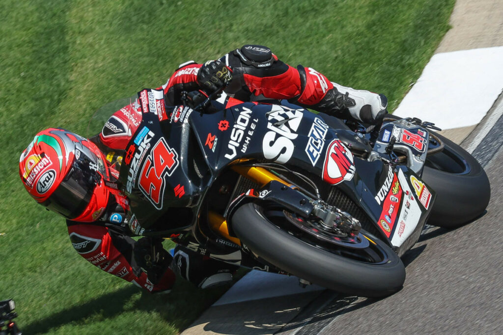 Richie Escalante (54) shows the competitive strength of the GSX-R1000R with a strong fourth-place finish. Photo courtesy Suzuki Motor USA, LLC.