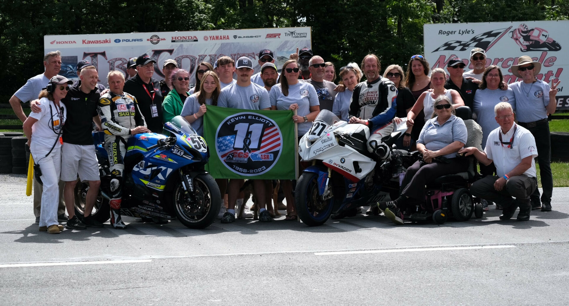 (Approximately from left) Andrea Helmbach, Mark Miller, Edwin Pardue, David Loikits, Andy Curro, Phil Sberna, Brad Moser, Benjamin Loyle, Kristin Ellis, Layney Brannon, Roy Brannon, Ayden Brannon, Kendra Harvey, Joshua Sims, Stephen Hoffmann, David Murray, Zoli Nemes, Eric Helmbach, Terry Reese, Cindi Singer, Claudia Ritger, Jan Dezur, Susan Saunders, Jennifer Tribou, Aimee Bemisderfer, Tim Tucker, Jennifer Jones, Jennifer Danilowicz, Chuck Jones, Roger Lyle, John Dodson. Photo by Mark Leinhard, courtesy ASRA/CCS.