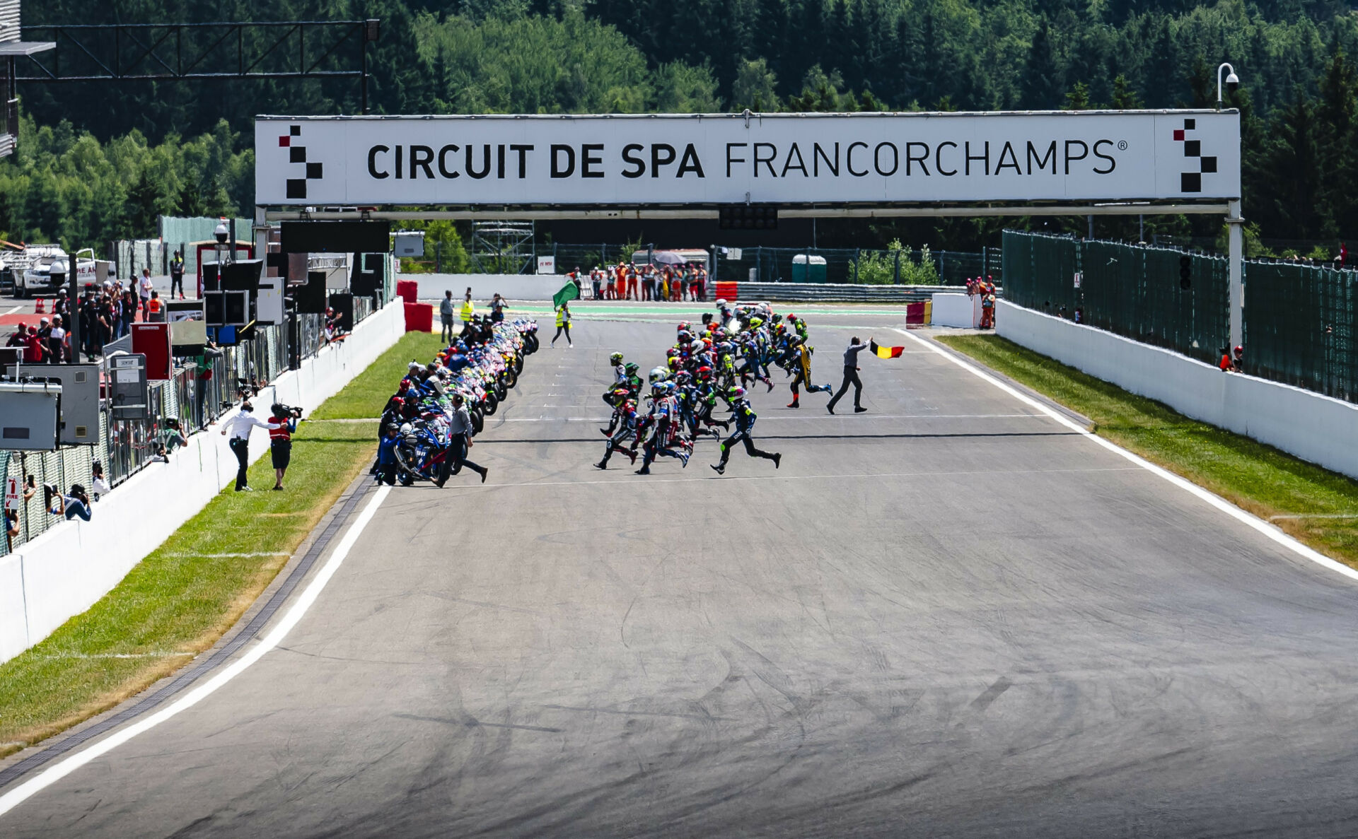 The Le Mans-style start of the 24H SPA EWC Motos. Photo courtesy Yamaha.