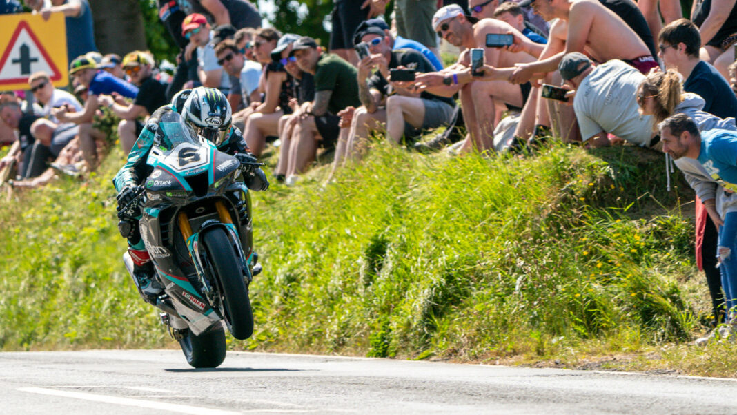 Isle Of Man TT Superbike TT Race One Report Roadracing World