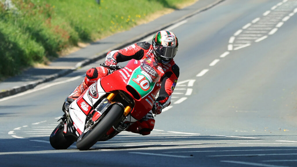 Peter Hickman (10). Photo courtesy Isle of Man TT Press Office.