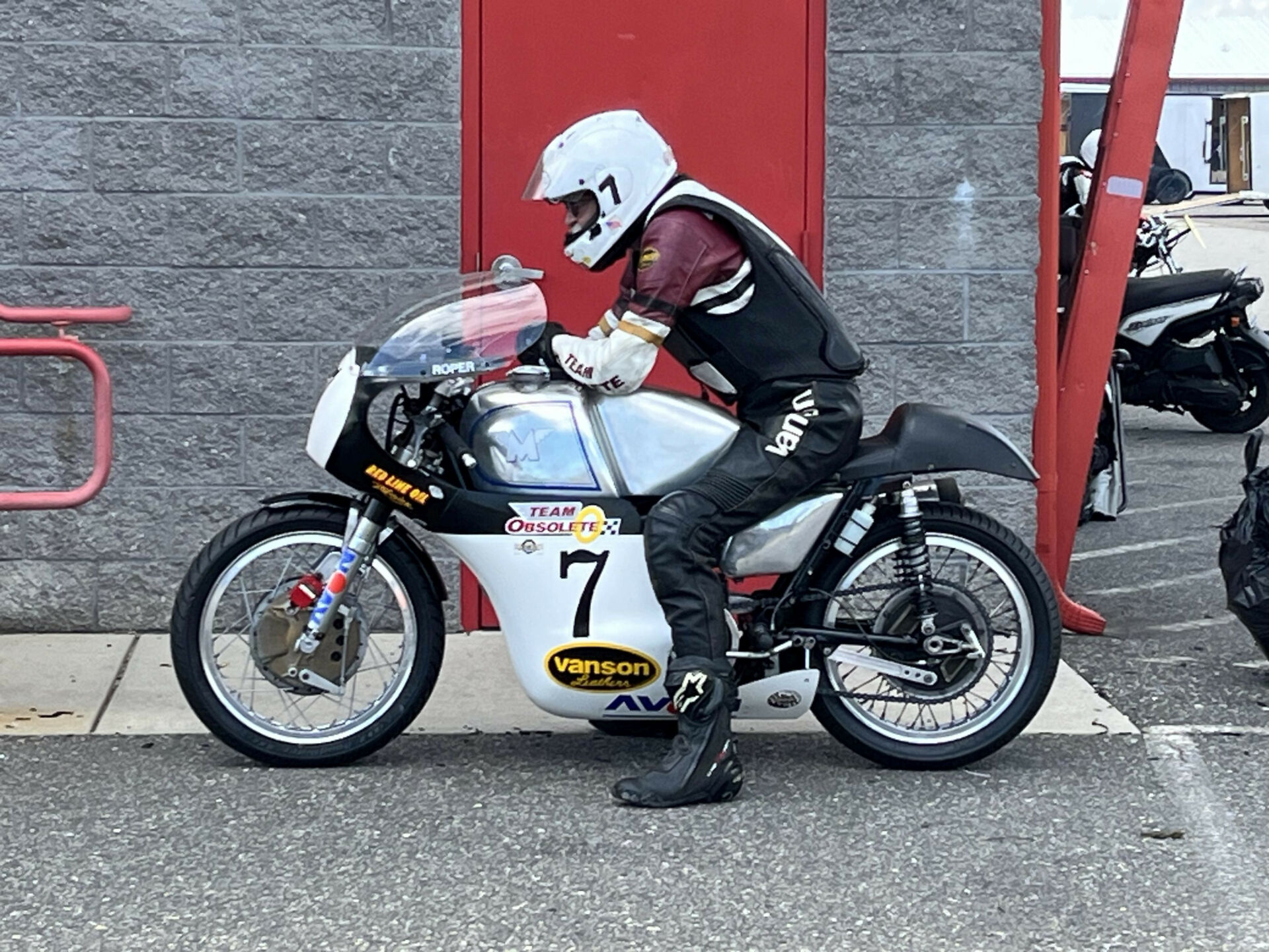 Dave Roper on a Team Obsolete Matchless G50. Photo courtesy Team Obsolete.